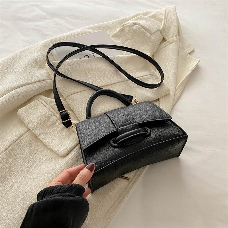 Простая маленькая квадратная сумка, сумка-мессенджер, модная сумочка, женская летняя новая модная сумка через плечо 2024 года