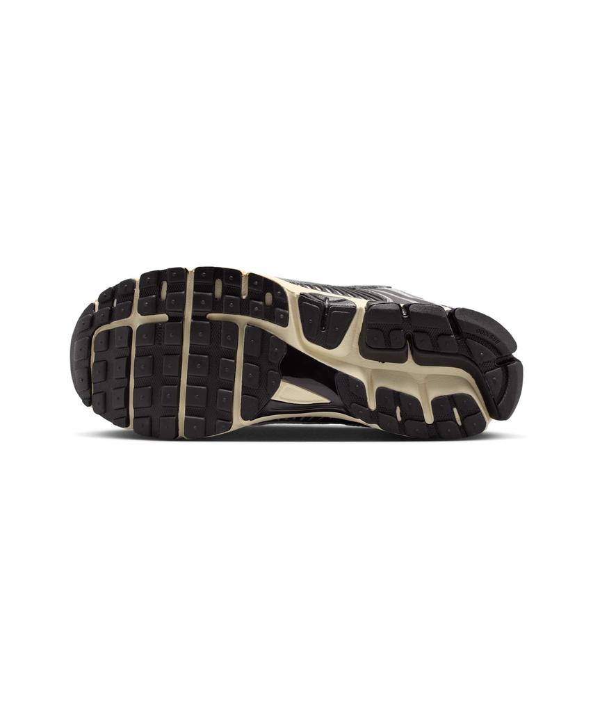 Nike Zoom Vomero 5 M - Black:Metallic Silver:Coconut Milk:Chrome / Im3486-003