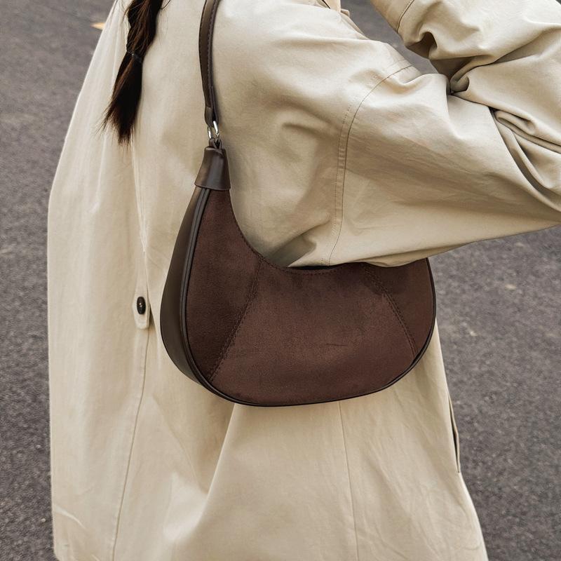 Высококлассная женская сумка кроссбоди на одно плечо, повседневная и нишевая однотонная сумка-пельмень, сумка под мышку для通勤