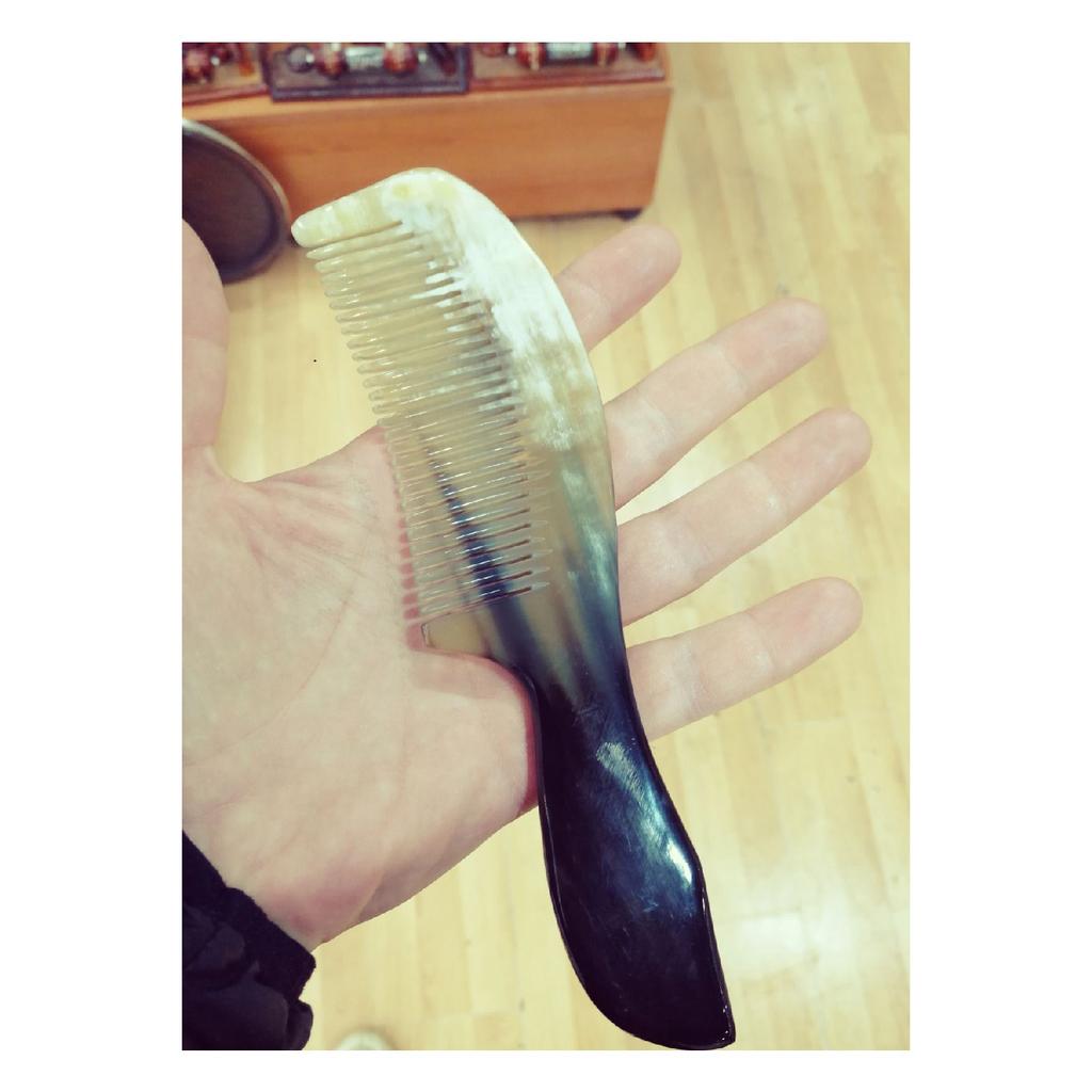 Расческа с роговыми костями Aries Antistatic Keratin Effect