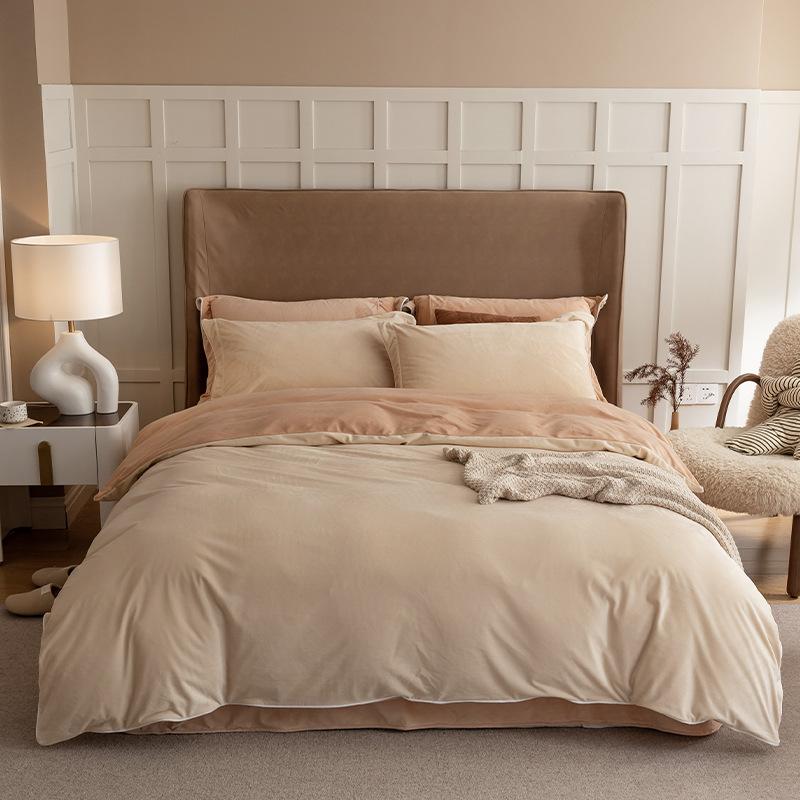 Роскошный высококачественный утолщенный комплект из четырех предметов из молочного флиса, теплое коралловое флисовое пододеяльник, антистатичный комплект из трех предметов: простыня