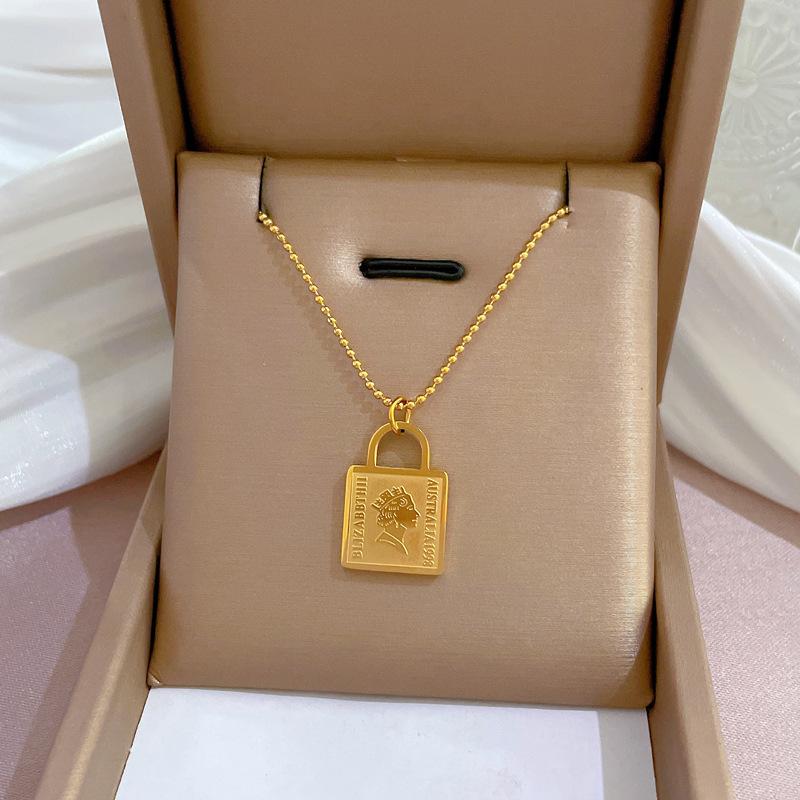 Fashion Retro Women's Necklace Temperament Micro Diamond Necklace Exquisite Collar Chain Accessories