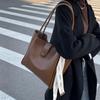 2024 Retro Large-Capacity Tote: Women's Autumn/Winter Shoulder Bag for Work & Commute