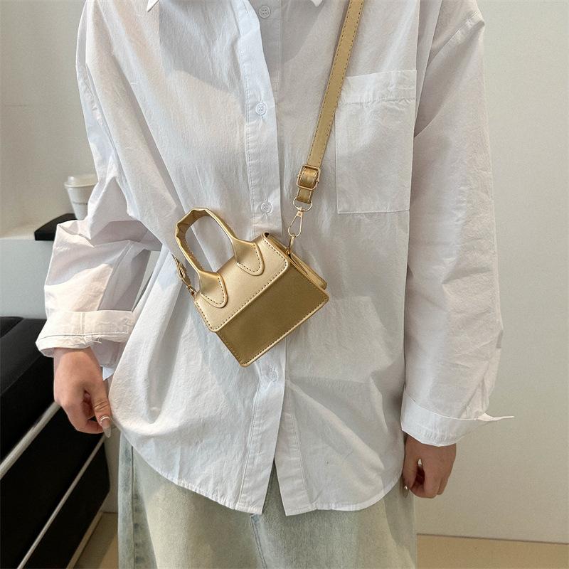 Однотонная женская сумка для поездок на работу 2024 года, новая модная трендовая сумка через плечо, простая повседневная сумка-мессенджер, маленькая квадратная сумка