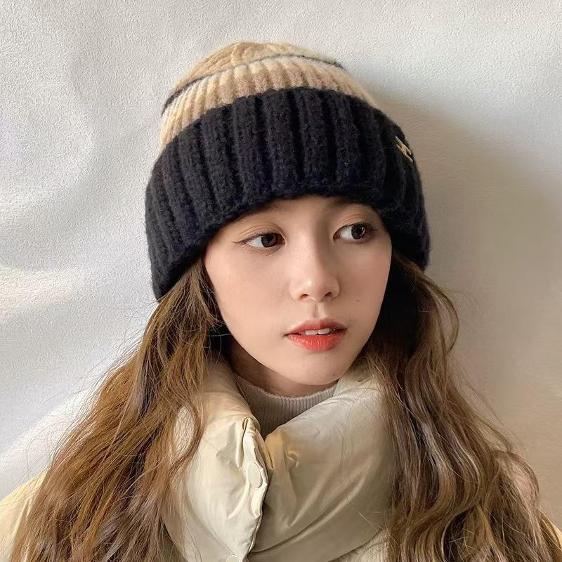 Новая шерстяная шапка для студентов на осень и зиму, теплая, от холода, модная и универсальная, вязаная, с защитой ушей, головная шапка для женщин, утолщенная холодная шапка