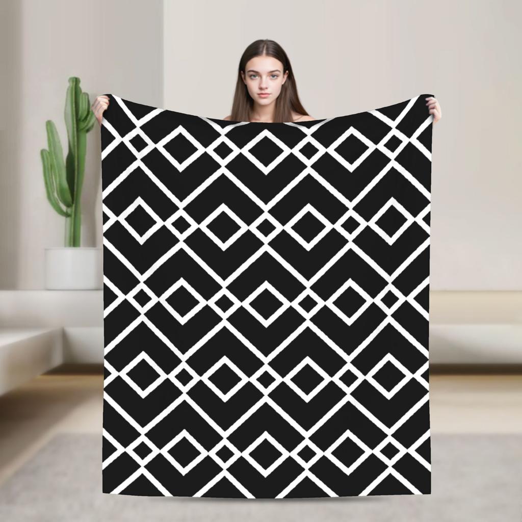 Black and White Retro Super Warm Blanket Boy Girl Plush Throw Blanket Funny Living Room Flannel Bedspread Sofa Bed Cover