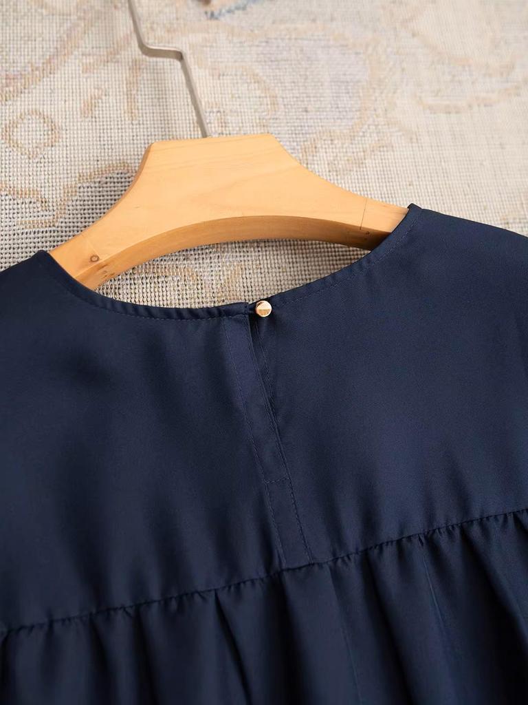 Минималистичный комплект: футболка и юбка-поло из шелка Mulberry в классическом стиле Old Money