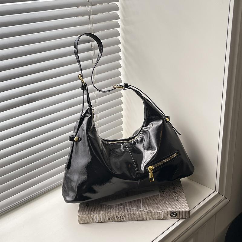 2026 New Fashionable Casual Oil Wax Leather Shoulder Bag Commuter Style Women's Handbag Simple Daily Korean Niche Crossbody Bag