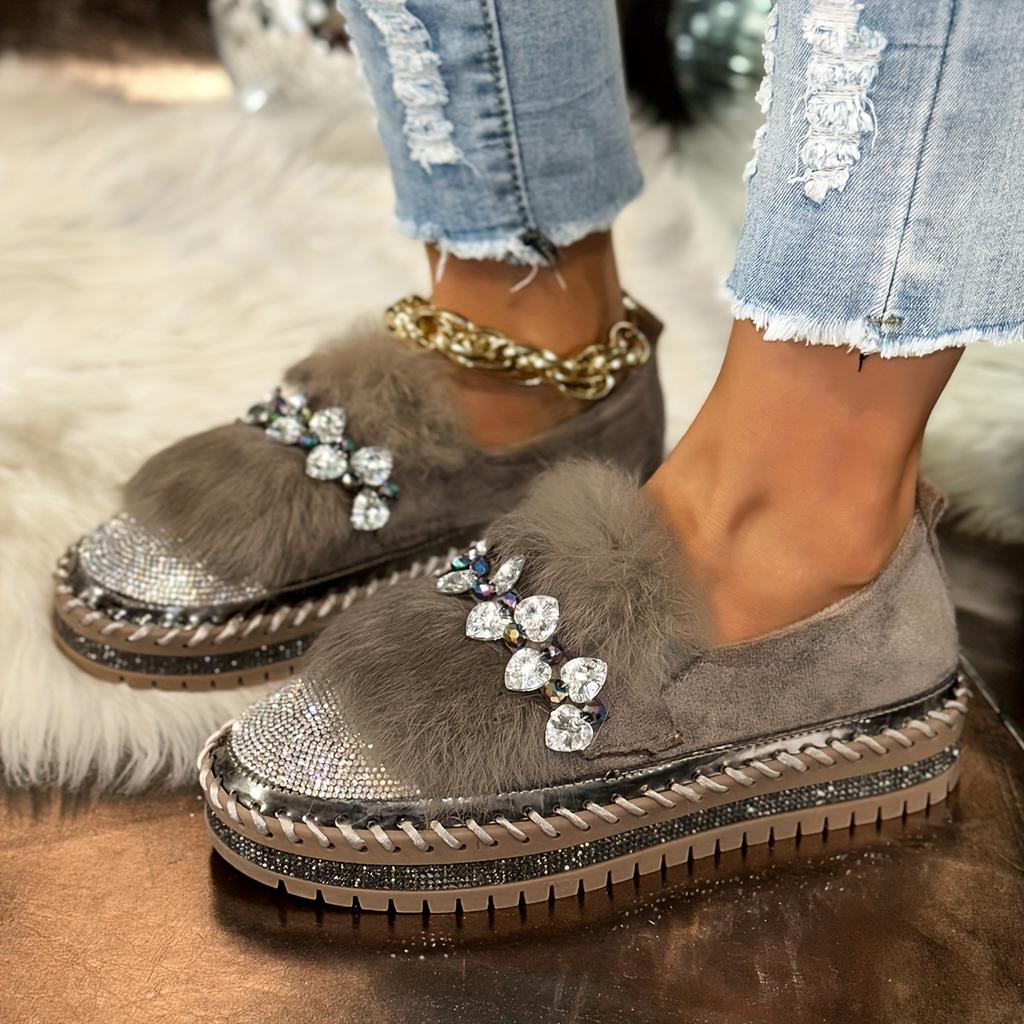 New Plus-size Loafers, Women's Casual Shoes, Fall and Winter, New Bright Diamond Bows, and A Kick of Slip-ons