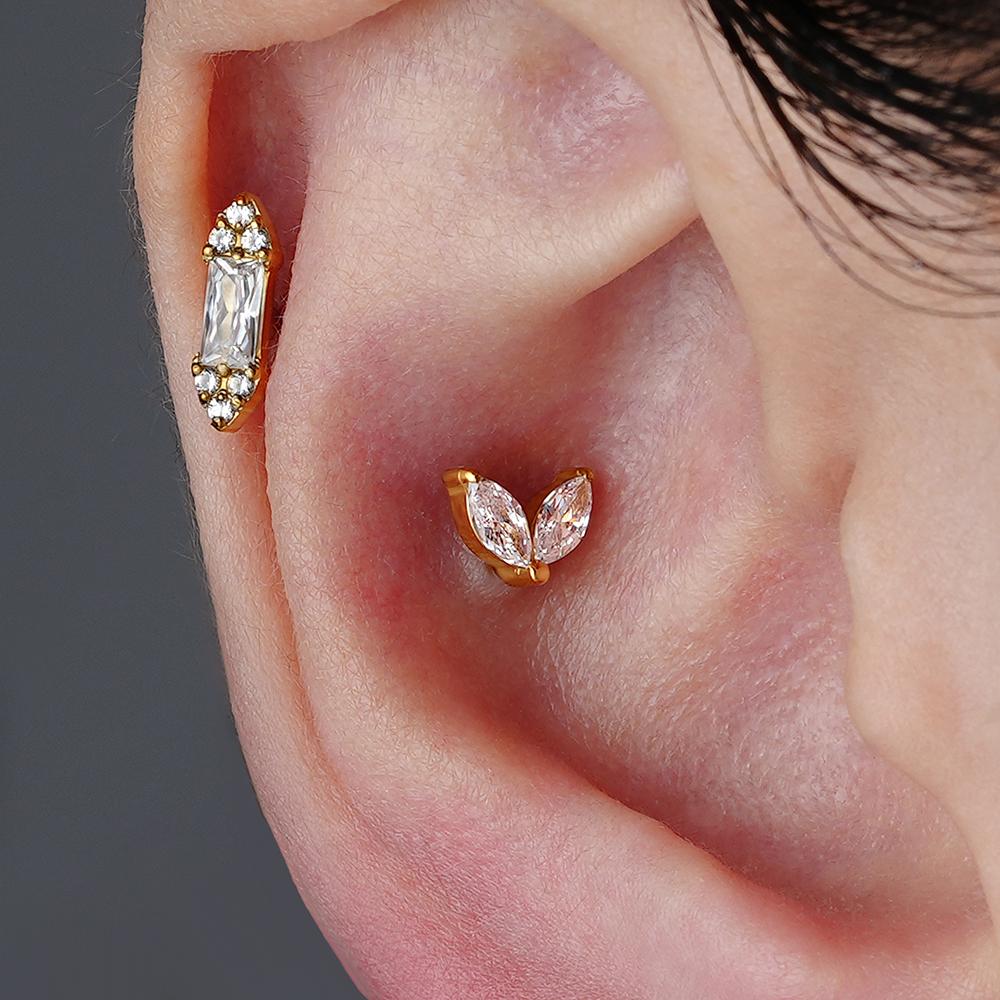 Right Grand ASTM F136 Titanium 16G Baguette CZ Stud Earring Cluster CZ Cartilage Tragus Helix Labret Nose Stud Piercing Jewelry