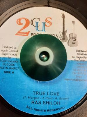 7-дюймовая пластинка RAS SHILOH, LITTLE TANESHKA, MUKUPA - True Love/Mysterious World NONE 2Cus Production 2006 Ямайка Регги, Ска и Даб Б/У