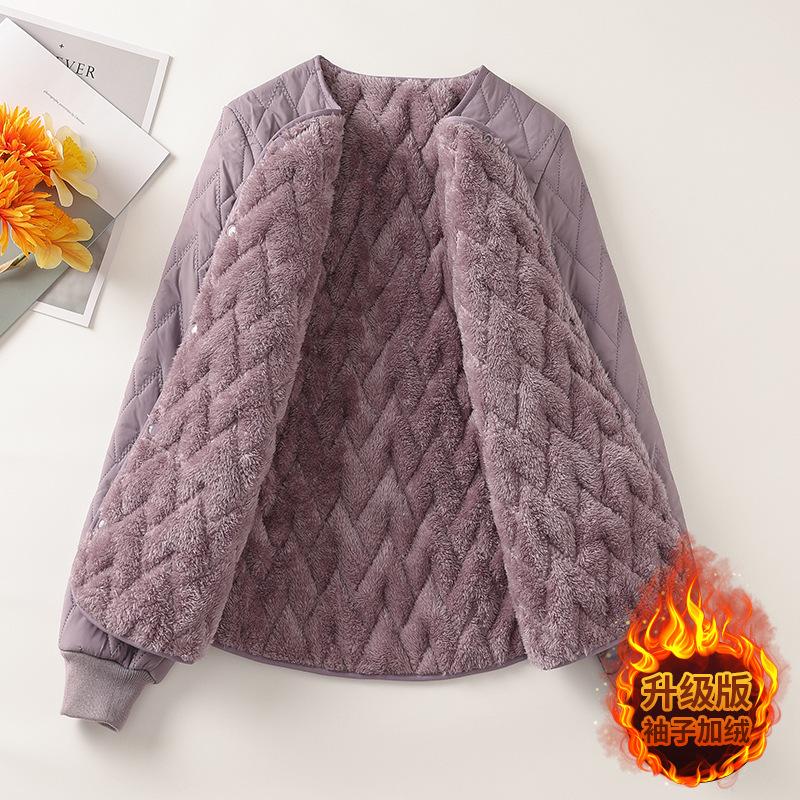 Утепленная подкладка, хлопковая одежда для женщин, короткие модели, новые зимние низы, маленькие хлопковые куртки, легкая пуховая хлопковая одежда.