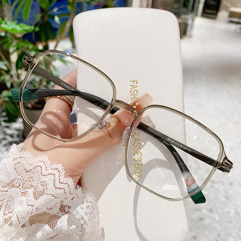 Ultra-Light Anti-Blue Light Square Frame Myopia Glasses For Women'S Advanced Sense Of Whitening Light Tea Large Frame Glasses