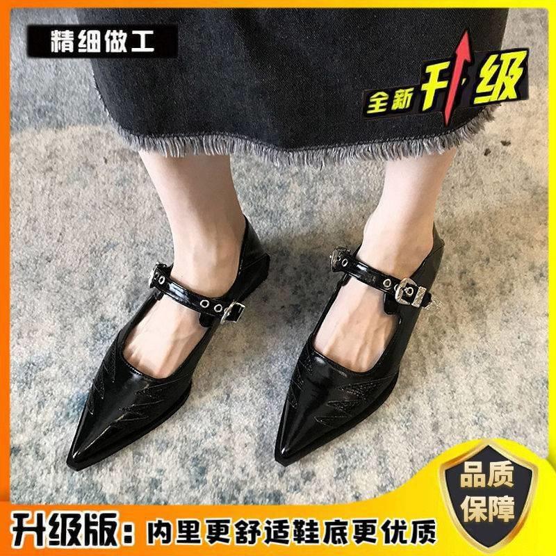Остроносые одинарные туфли женские весенние ретро однословные пряжки с легким ртом на низком каблуке маленькие кожаные туфли нишевая редкая обувь