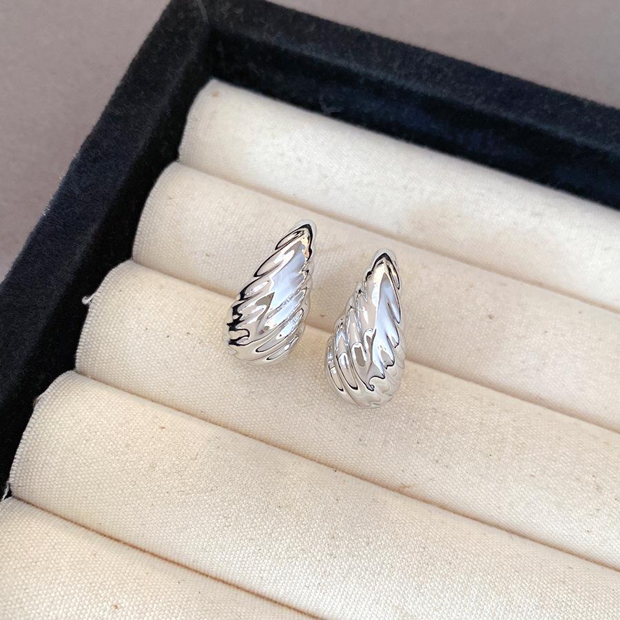 Steel needle acrylic pleated thread water drop stud earrings light luxury high-end earrings new simple and versatile earrings