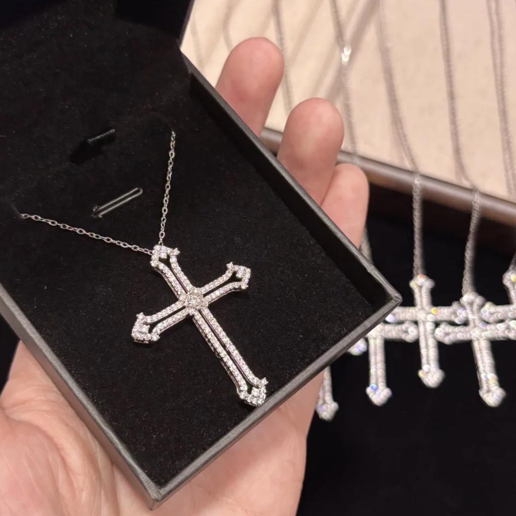 Luxury Sweater Necklace for Women with Full Diamond Arrow Cross Pendant, Unique Design with a Sense of Luxury and Sophistication