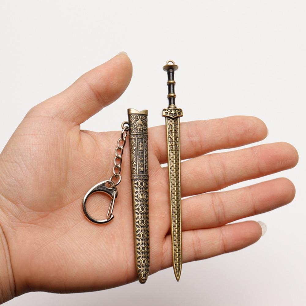 Zinc Zinc Zinc Alloy Mini Sword KeyChain Ancient Scabbard Key Ring Toy Weapon Key Chain Home