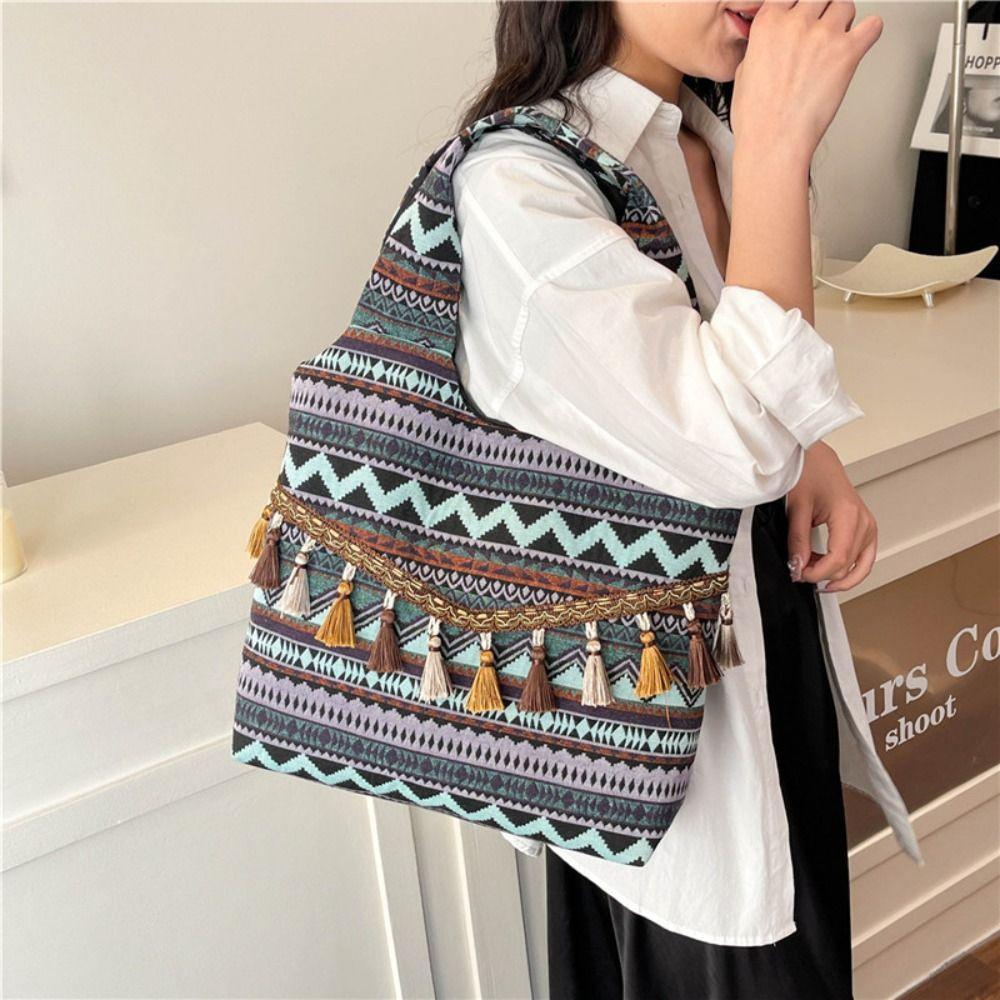Retro Tassel Shoulder Bag Cloth Bohemian Messenger Bag Portable Ethnic Style Vest Bag  Women