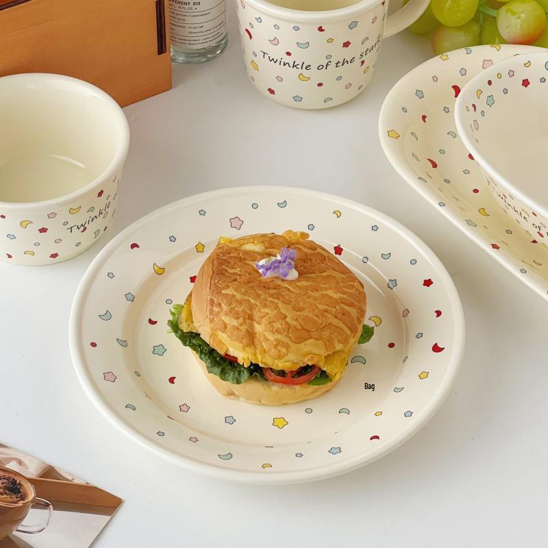 Простой сливочный набор посуды: Тарелка со звездой, Пиала для риса, Обеденная тарелка, Миска для фруктов, Десертная тарелка