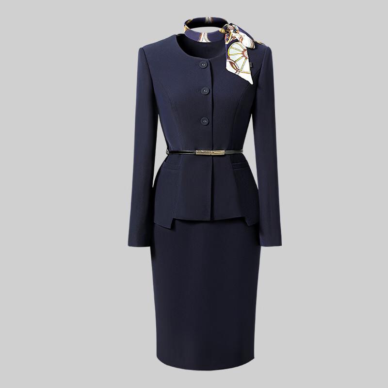 Элегантный женский деловой костюм