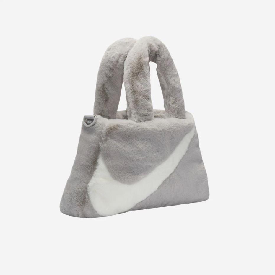 Nike Большая сумка из искусственного меха Нового Южного Уэльса Light Iron Ore DQ5804-012