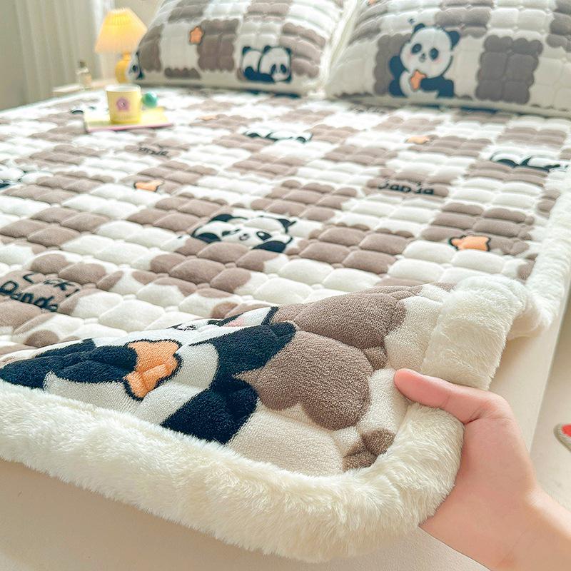 Стеганый велюровый наматрасник - Мягкая коралловая флисовая зимняя накладка, Утолщенный и теплый татами-мат.