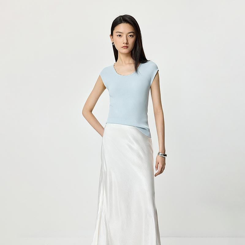 LILY Simple U-neck Nail Bead Knitted Shirt for Women