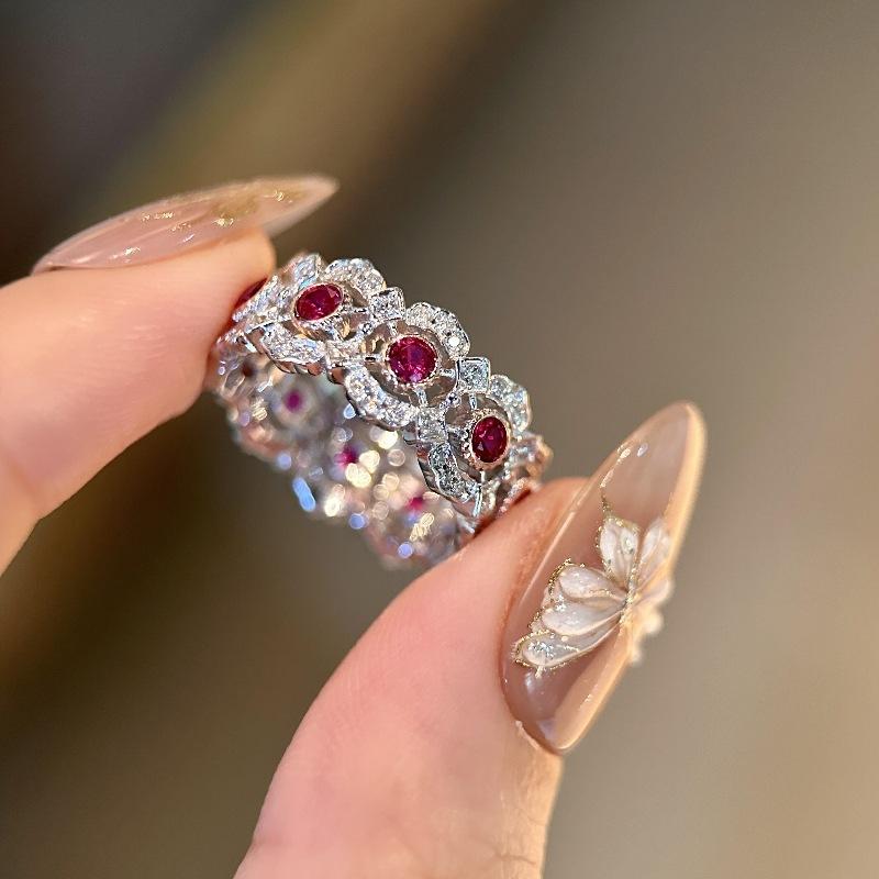 Light Luxury Inlaid Diamonds Vintage Hollow Out Lace Ruby Rings for Women Gorgeous Style Showy Wedding Ring Jewelry