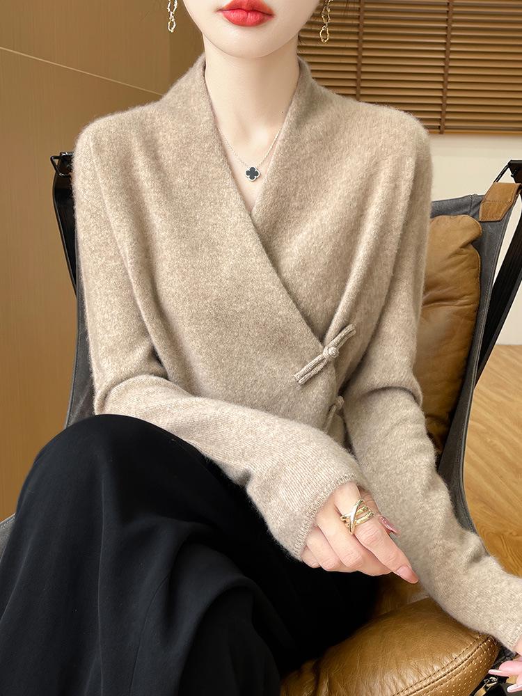 Chinese Style V-Neck Wool Sweater with Frog Buttons