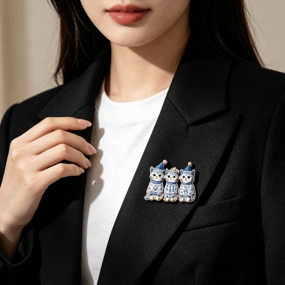 Cat Shape Lapel Pin Alloy Decor Pin Exquisite Craft Animal Pin Holiday Wear