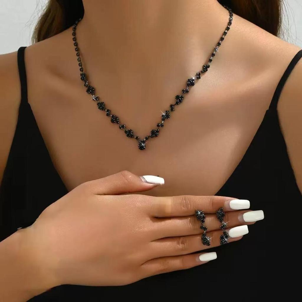 Элегантный межконтинентальный свадебный набор из страз: колье и серьги