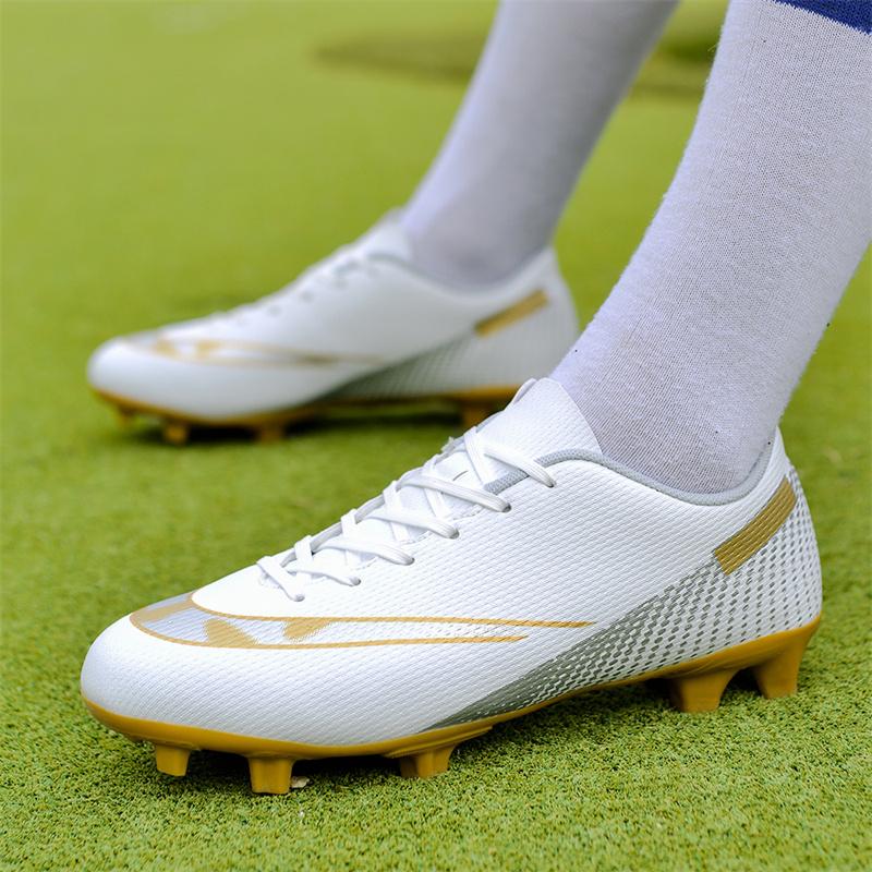 Футбольные бутсы новые легкие удобные низкие мужские молодежные нескользящие уличные спортивные мужские туфли