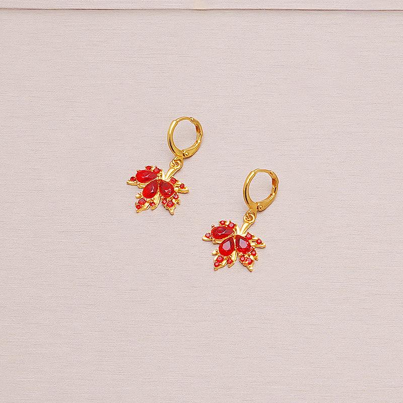 Autumn Maple Leaf Pendant Necklace - High-End Niche Design for Women