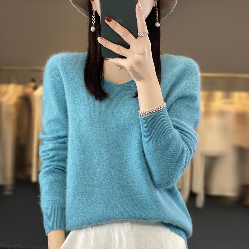 Women's V-Neck Wool Sweater: New Autumn/Winter Solid Color, Loose Fit, Versatile Style.