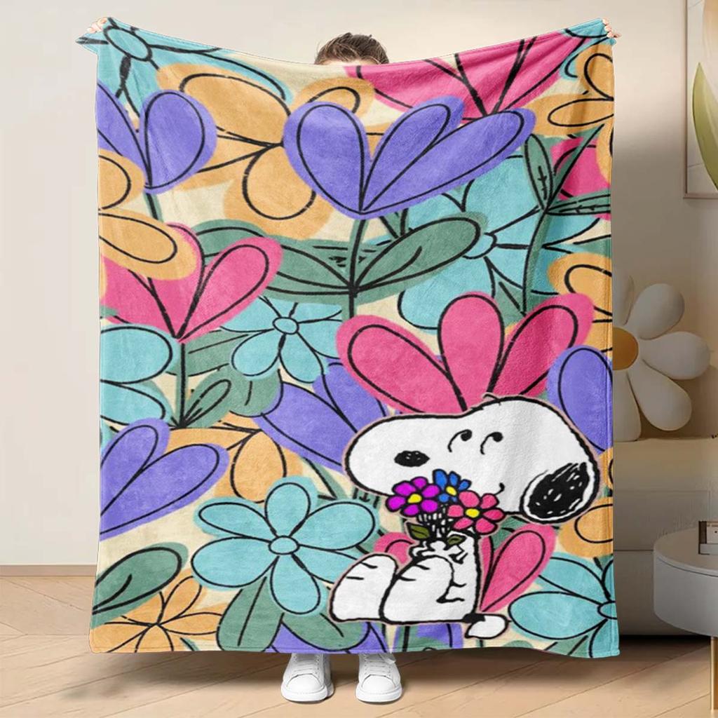 Cute Snoopy print soft and warm blanket, perfect for naps, sofas, beds, camping trips, the office, birthday and holiday gifts.