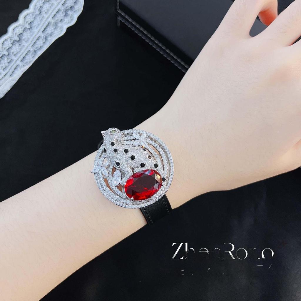 Высококачественная подвеска с леопардовым принтом, выполненная из ювелирных изделий, с красным корундом и изумрудом на браслете/ожерелье двойного ношения.