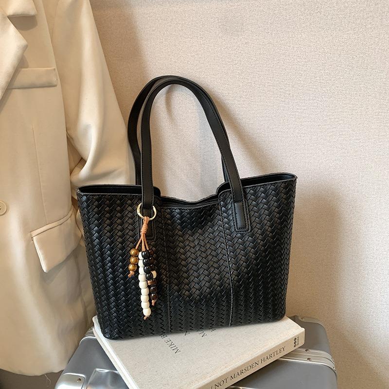 Вместительная ретро-сумка женская осенне-зимняя новая повседневная на плечо подмышку сумка-тоут для通勤