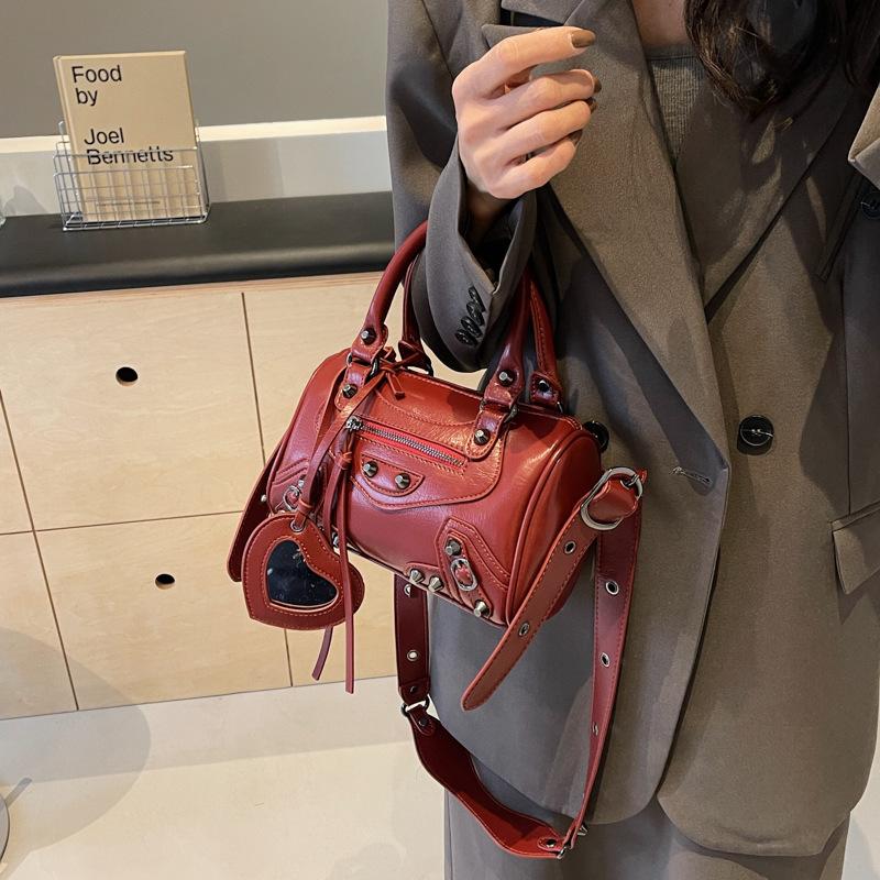 This Year's Popular Bag 2025 New Korean Version of Fashion Rivets Personalized Trend Women's Portable Messenger Small Square Bag Pu