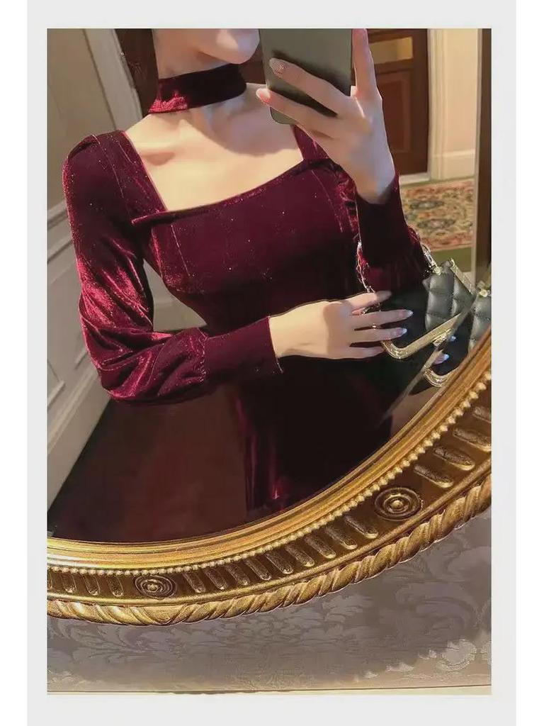Elegant French Hepburn-Style Red Velvet Dress - Luxury, High-End Design
