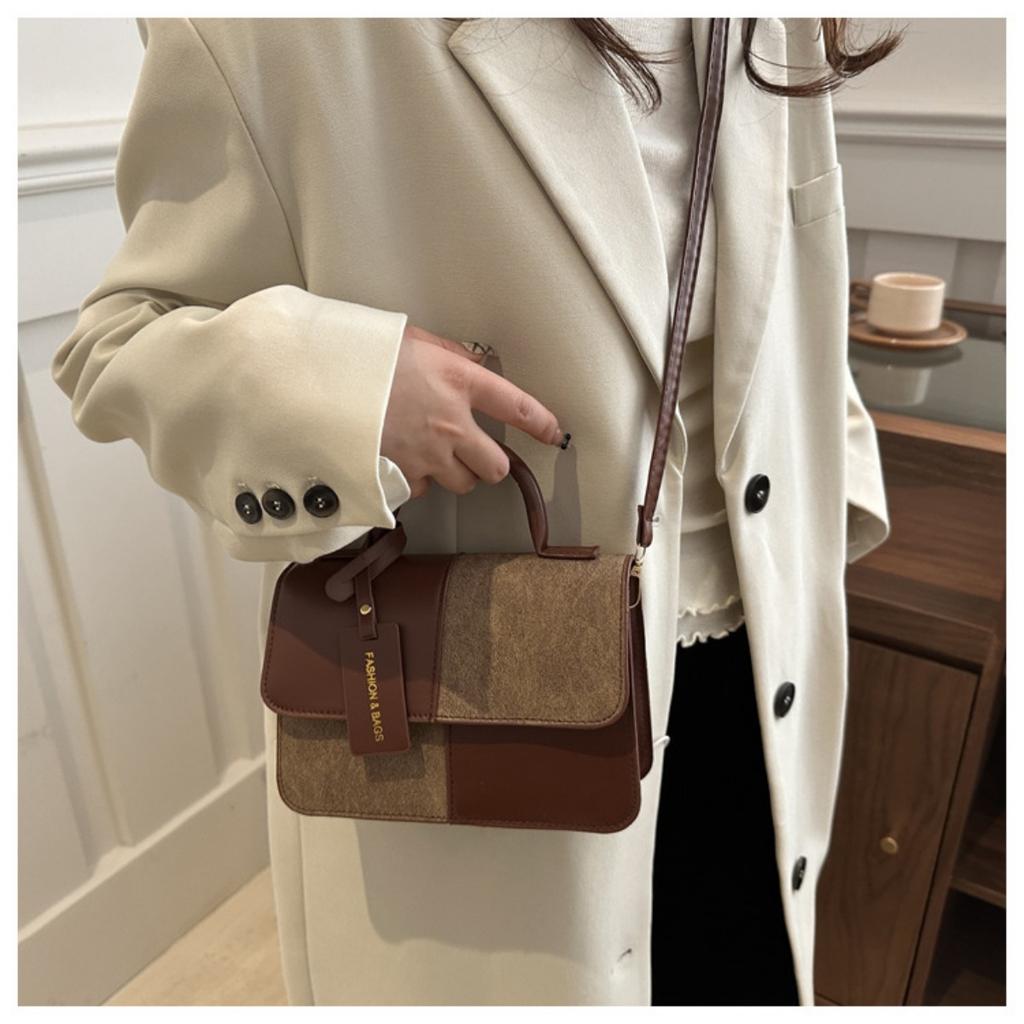 Small Handbag with Niche Design for Women, Winter New Fashionable Commuting Small Square Bag with High Aesthetic Sense, Shoulder Bag