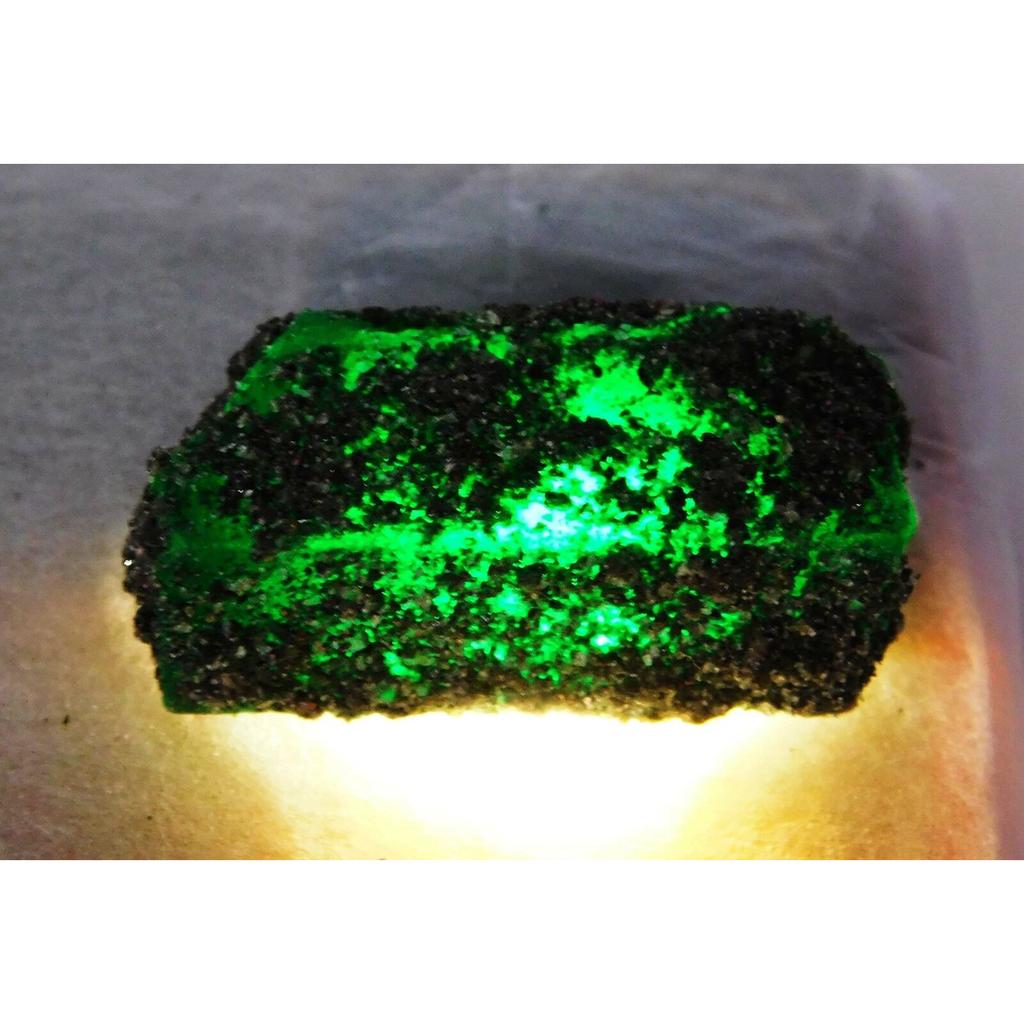 Natural Green Emerald Loose Gemstone 250 ct Rough Uncut for Lapidary and Gem Collections