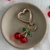 Элегантный прочный металлический милый брелок с подвеской в виде вишни, модный аксессуар для стильных девушек и женщин