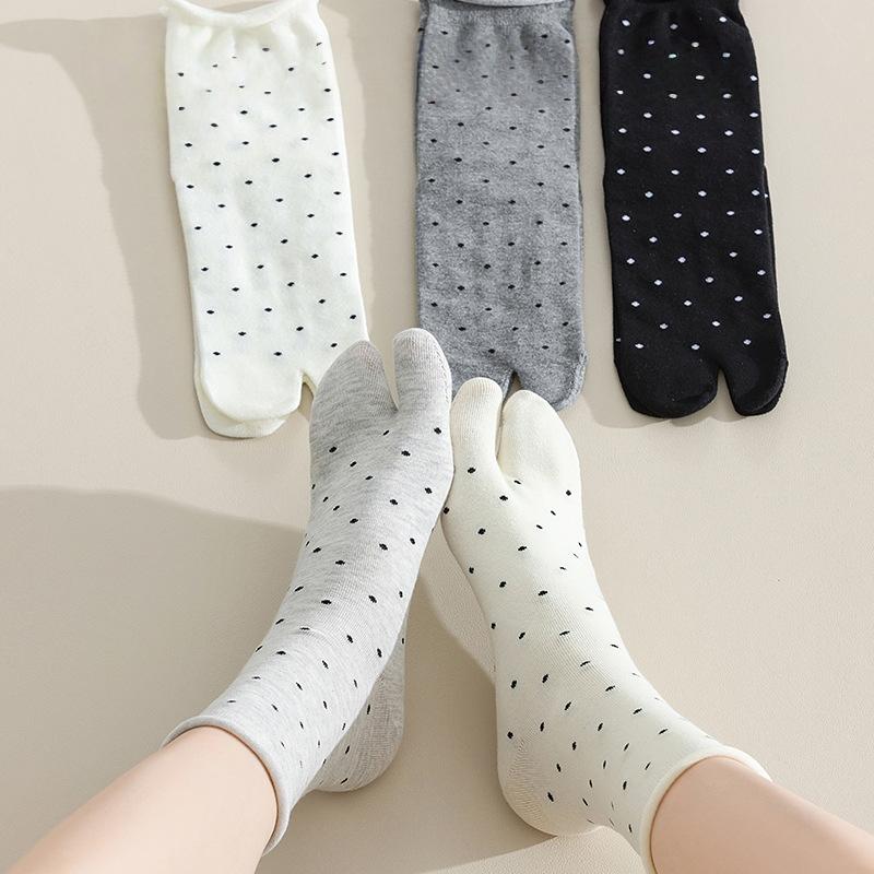 Women's Split Toe Tabi Socks with Polka Dots in Japanese Cotton Ideal for Flip Flops and Relaxation