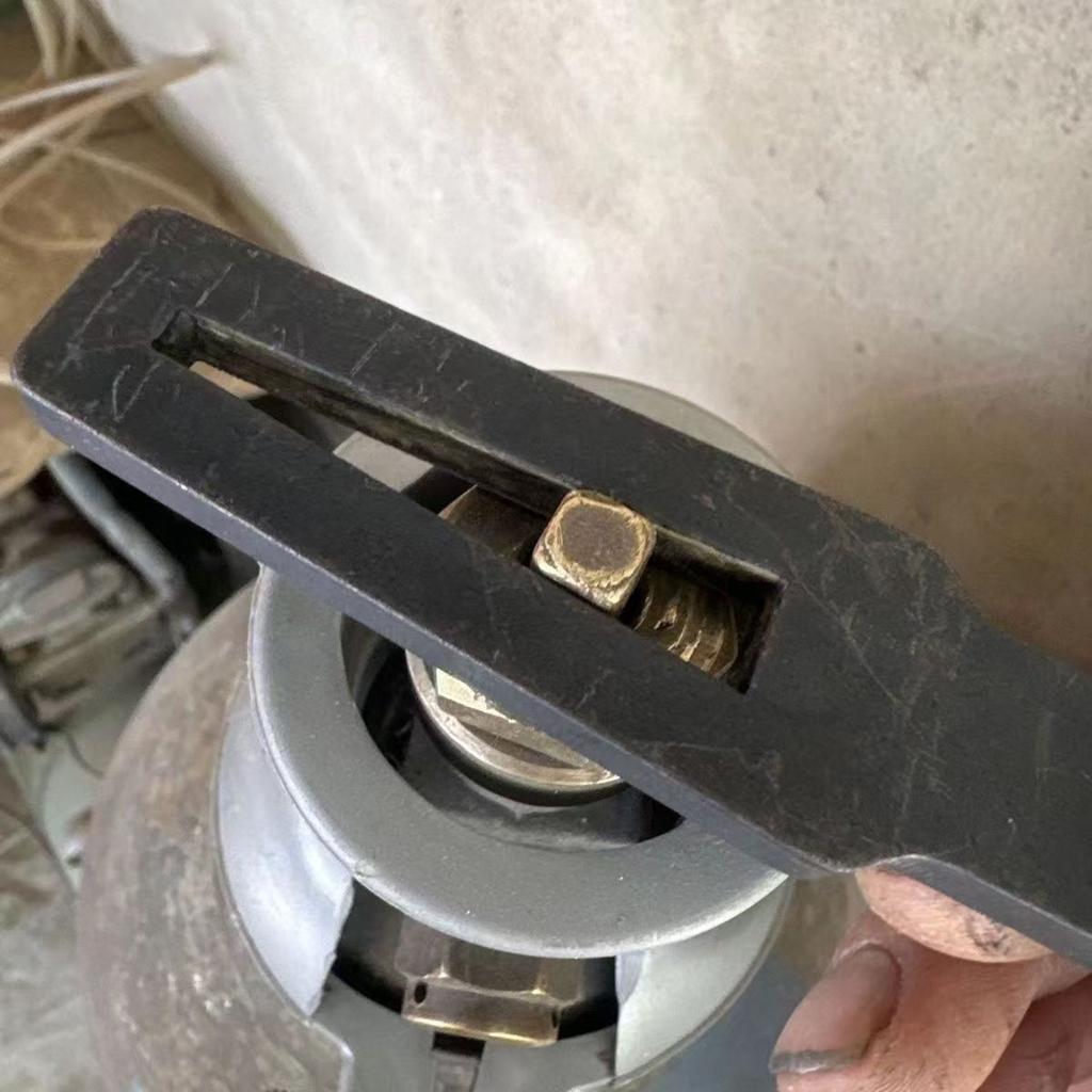 Удобный захват Многофункциональный цилиндрический ключ для газовых баллонов 45# сталь Инструмент для клапанов с эргономичной рукояткой Легкий для переноски