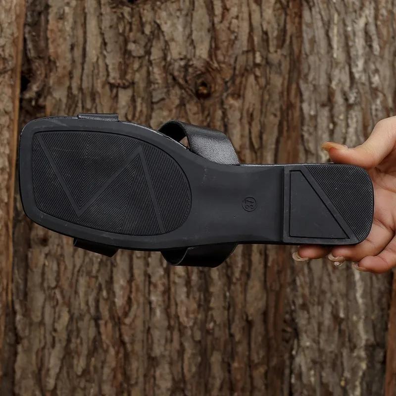 Мода 2024 года, новые женские туфли больших размеров, женские тапочки, классические пляжные тапочки, женские сандалии на плоской подошве с квадратным носком и жемчугом