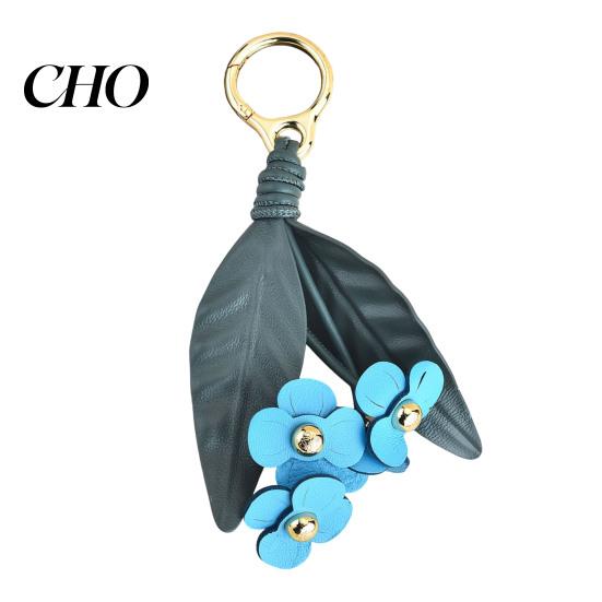 Floral Bag Decoration Pendant Imitation Leather Flower Design Handbag Ornament with Metal Buckle Scratch-Resistant Keychain Commuter Accessory