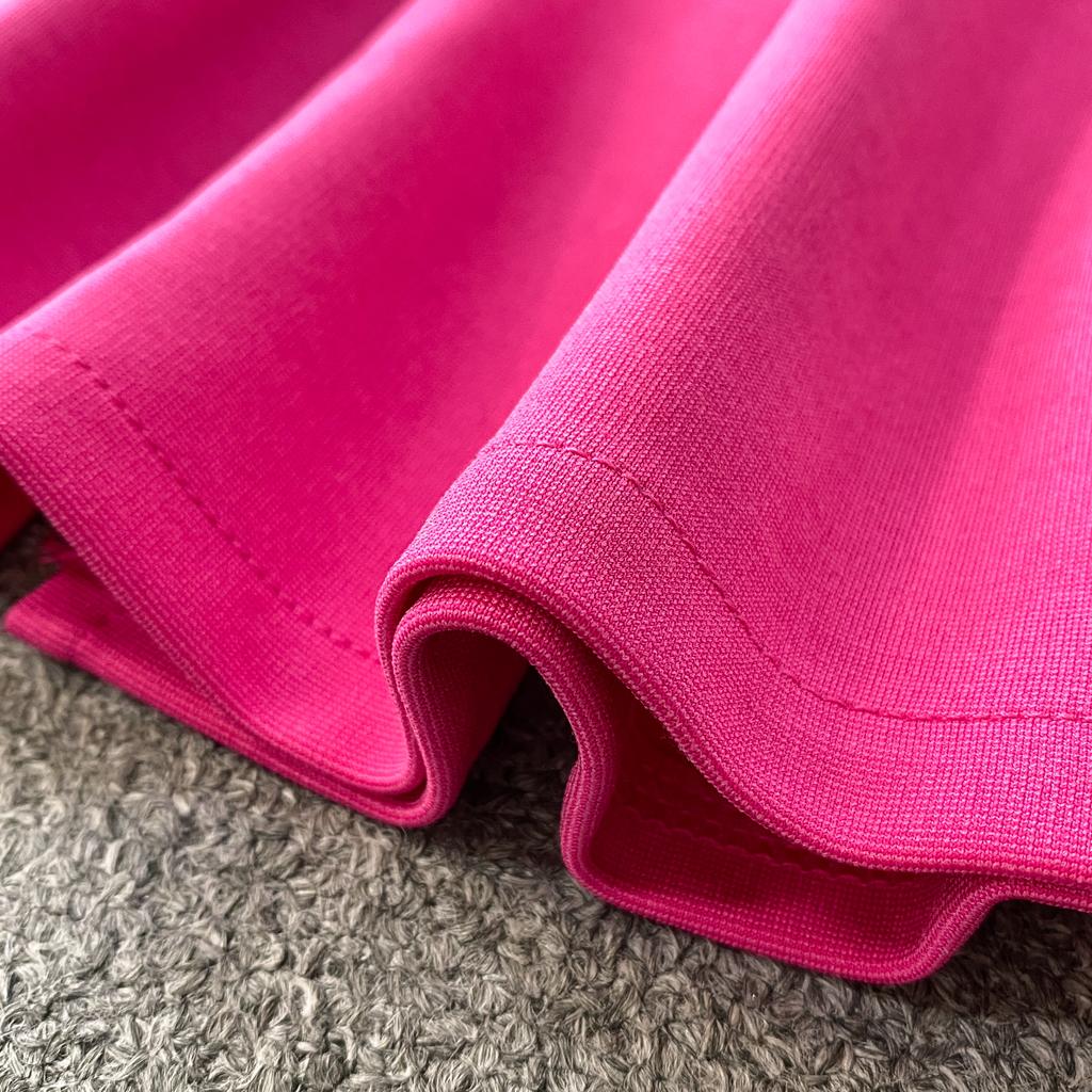 Французский темперамент Трехмерный цветок V-образный вырез Накладка на грудь Платье Женское Летнее Новое Приталенное и облегающее бедра платье с разрезом