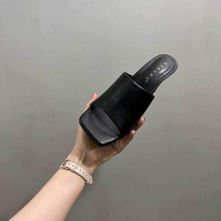 Весна и осень 2025 новые сандалии с квадратным носком, простые босоножки на шпильке, шлепанцы с одним ремешком, женская модная крутая обувь