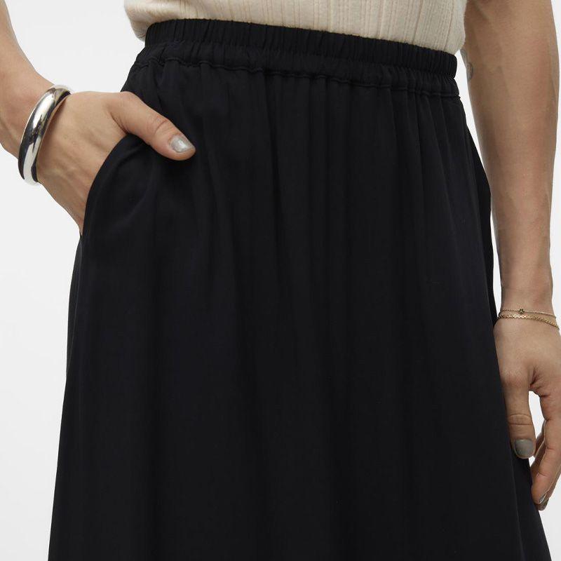 Длинная черная струящаяся юбка с разрезом Женский VERO MODA