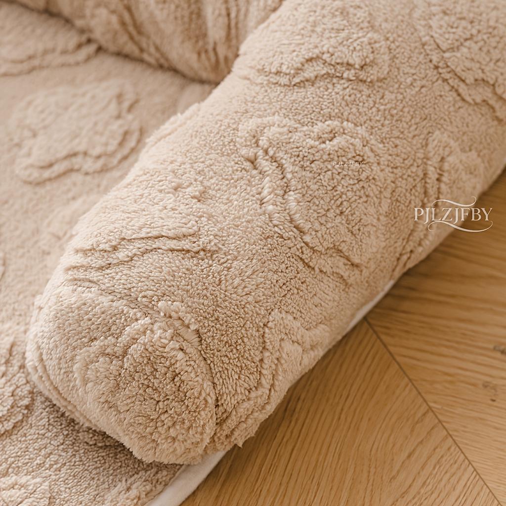 Autumn And Winter Season of Fluffy Material Pet Dog Mattress, Cat And Dog Sofa Mattress, Plush Pet Sofa Bed with Cushion, Cat Furniture Protector